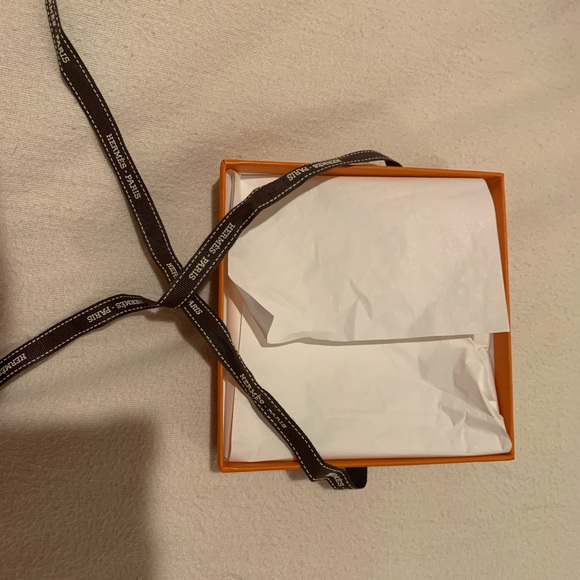 Brand new limited edition Authentic Hermes hand small silk 100% scarf with box - Picture 14 of 14